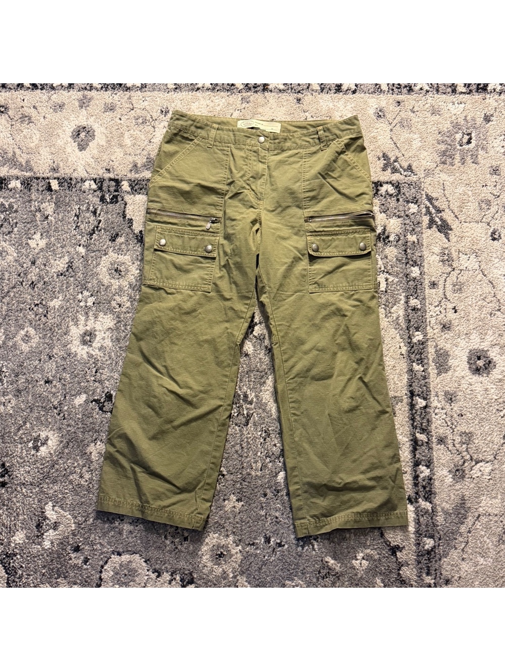 Y2K Sitwell Women's Olive Green Cargo Capris Size 12